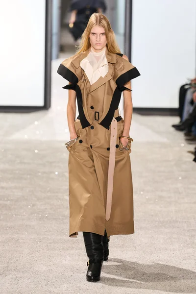 Look 4
